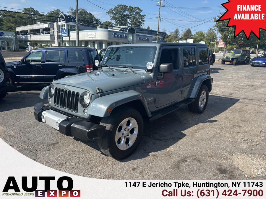 2014 Jeep Wrangler Unlimited Sahara photo 3