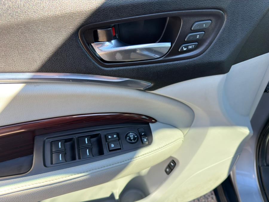 2016 Acura MDX SH-AWD 4dr w/AcuraWatch Plus, available for sale in Manchester, Connecticut | Carsonmain LLC. Manchester, Connecticut 2016 Acura MDX SH-AWD 4dr w/AcuraWatch Plus, available for sale in Manchester, Connecticut | Carsonmain LLC. Manchester, Connecticut