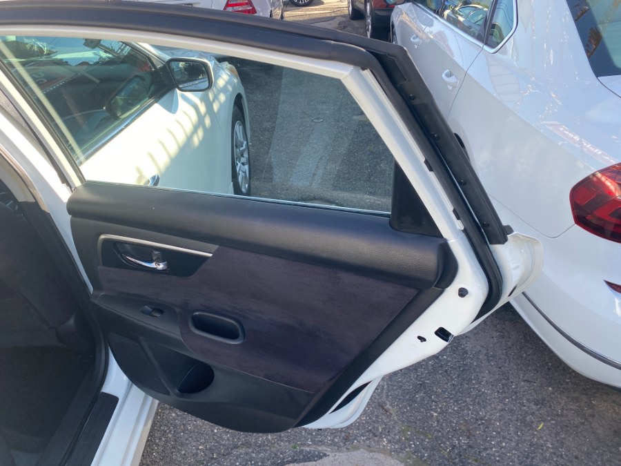 2013 Nissan Altima 4dr Sdn I4 2.5 S, available for sale in Middle Village, New York | Middle Village Motors . Middle Village, New York 2013 Nissan Altima 4dr Sdn I4 2.5 S, available for sale in Middle Village, New York | Middle Village Motors . Middle Village, New York