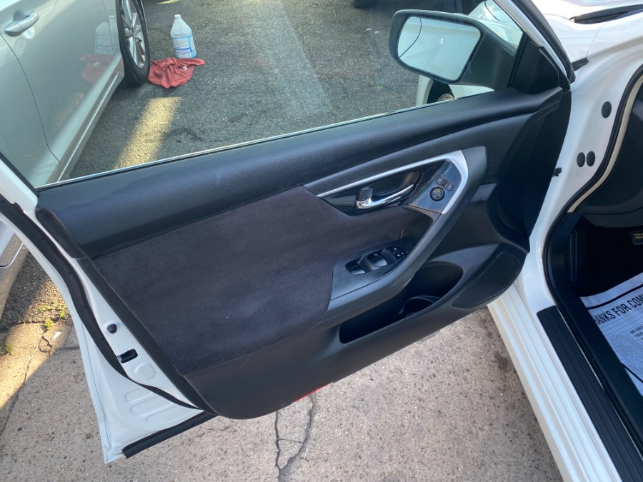 2013 Nissan Altima 4dr Sdn I4 2.5 S, available for sale in Middle Village, New York | Middle Village Motors . Middle Village, New York 2013 Nissan Altima 4dr Sdn I4 2.5 S, available for sale in Middle Village, New York | Middle Village Motors . Middle Village, New York