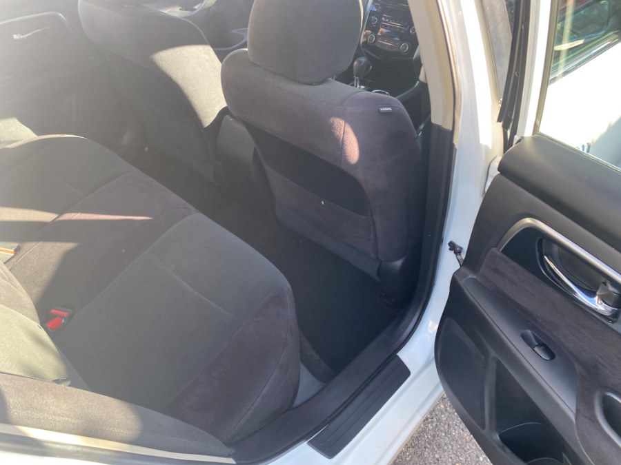 2013 Nissan Altima 4dr Sdn I4 2.5 S, available for sale in Middle Village, New York | Middle Village Motors . Middle Village, New York 2013 Nissan Altima 4dr Sdn I4 2.5 S, available for sale in Middle Village, New York | Middle Village Motors . Middle Village, New York
