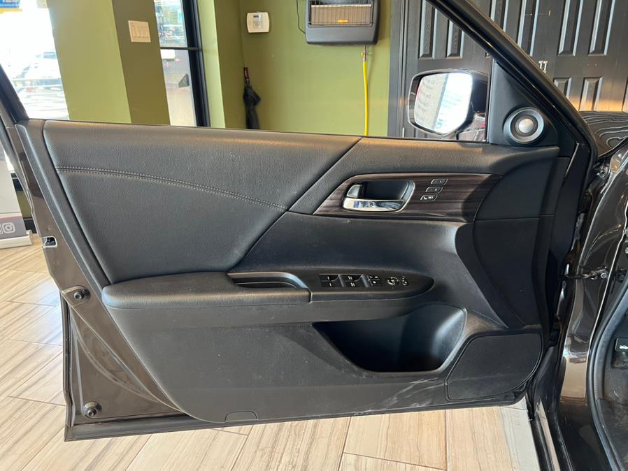 2016 Honda Accord Sedan 4dr I4 CVT EX-L, available for sale in West Hartford, Connecticut | AutoMax. West Hartford, Connecticut 2016 Honda Accord Sedan 4dr I4 CVT EX-L, available for sale in West Hartford, Connecticut | AutoMax. West Hartford, Connecticut