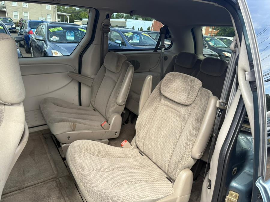 2005 Dodge Caravan 4dr Grand SE, available for sale in East Windsor, Connecticut | CT Car Co LLC. East Windsor, Connecticut 2005 Dodge Caravan 4dr Grand SE, available for sale in East Windsor, Connecticut | CT Car Co LLC. East Windsor, Connecticut