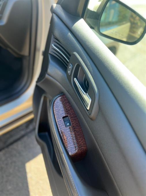 2013 Chevrolet Malibu 4dr Sdn LT w/1LT, available for sale in East Windsor, Connecticut | STS Automotive. East Windsor, Connecticut 2013 Chevrolet Malibu 4dr Sdn LT w/1LT, available for sale in East Windsor, Connecticut | STS Automotive. East Windsor, Connecticut