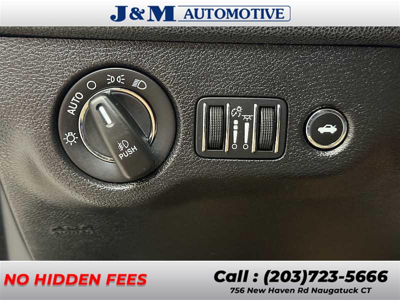 2019 Chrysler 300 Limited, available for sale in Naugatuck, Connecticut | J&M Automotive Sls&Svc LLC. Naugatuck, Connecticut 2019 Chrysler 300 Limited, available for sale in Naugatuck, Connecticut | J&M Automotive Sls&Svc LLC. Naugatuck, Connecticut