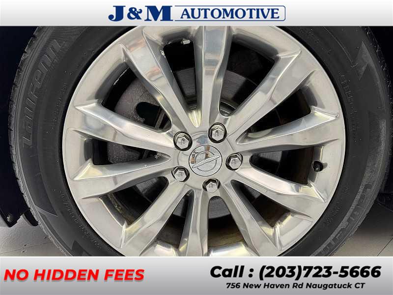 2019 Chrysler 300 Limited, available for sale in Naugatuck, Connecticut | J&M Automotive Sls&Svc LLC. Naugatuck, Connecticut 2019 Chrysler 300 Limited, available for sale in Naugatuck, Connecticut | J&M Automotive Sls&Svc LLC. Naugatuck, Connecticut