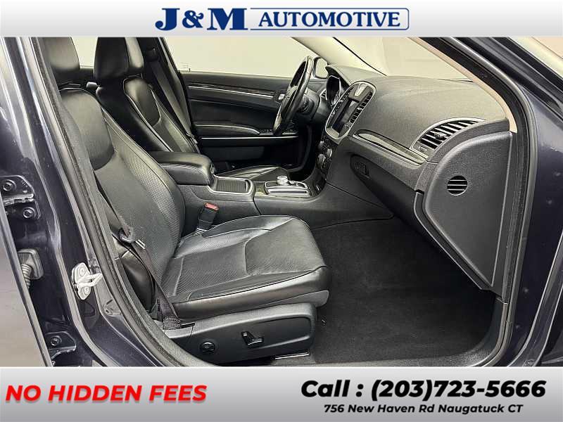 2019 Chrysler 300 Limited, available for sale in Naugatuck, Connecticut | J&M Automotive Sls&Svc LLC. Naugatuck, Connecticut 2019 Chrysler 300 Limited, available for sale in Naugatuck, Connecticut | J&M Automotive Sls&Svc LLC. Naugatuck, Connecticut