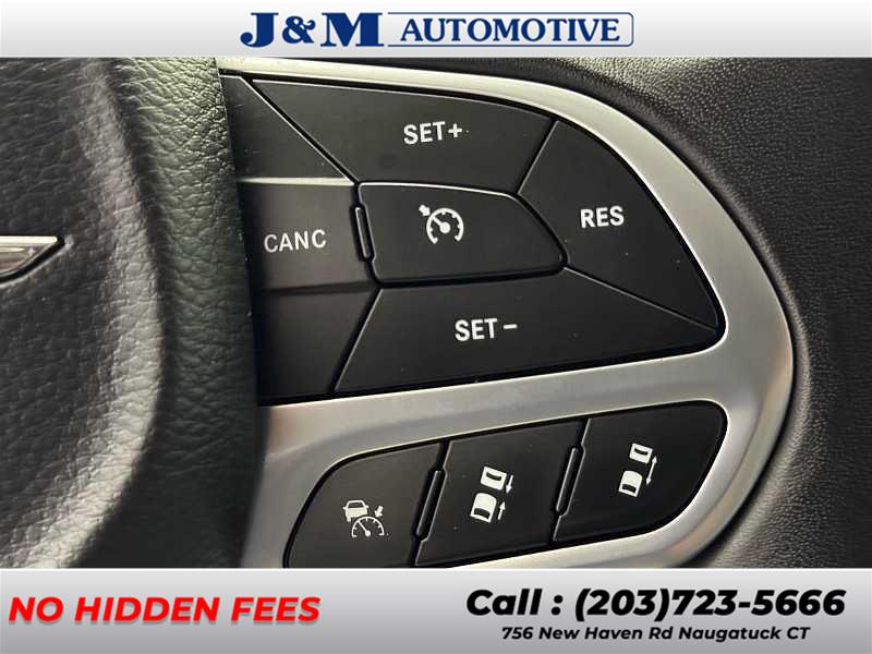 2019 Chrysler 300 Limited, available for sale in Naugatuck, Connecticut | J&M Automotive Sls&Svc LLC. Naugatuck, Connecticut 2019 Chrysler 300 Limited, available for sale in Naugatuck, Connecticut | J&M Automotive Sls&Svc LLC. Naugatuck, Connecticut