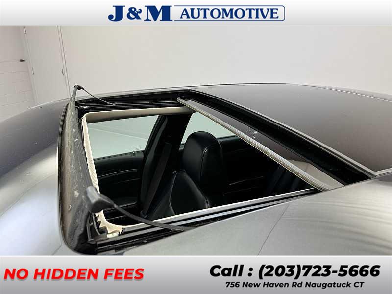 2019 Chrysler 300 Limited, available for sale in Naugatuck, Connecticut | J&M Automotive Sls&Svc LLC. Naugatuck, Connecticut 2019 Chrysler 300 Limited, available for sale in Naugatuck, Connecticut | J&M Automotive Sls&Svc LLC. Naugatuck, Connecticut