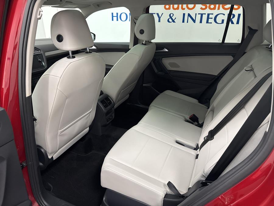 2019 Volkswagen Tiguan 2.0T SE 4MOTION, available for sale in Plainville, Connecticut | New England Auto Sales LLC. Plainville, Connecticut 2019 Volkswagen Tiguan 2.0T SE 4MOTION, available for sale in Plainville, Connecticut | New England Auto Sales LLC. Plainville, Connecticut