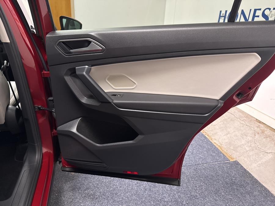 2019 Volkswagen Tiguan 2.0T SE 4MOTION, available for sale in Plainville, Connecticut | New England Auto Sales LLC. Plainville, Connecticut 2019 Volkswagen Tiguan 2.0T SE 4MOTION, available for sale in Plainville, Connecticut | New England Auto Sales LLC. Plainville, Connecticut