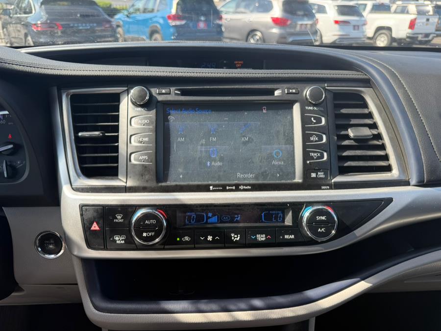 2018 Toyota Highlander SE, available for sale in Stratford, Connecticut | Wiz Leasing Inc. Stratford, Connecticut 2018 Toyota Highlander SE, available for sale in Stratford, Connecticut | Wiz Leasing Inc. Stratford, Connecticut