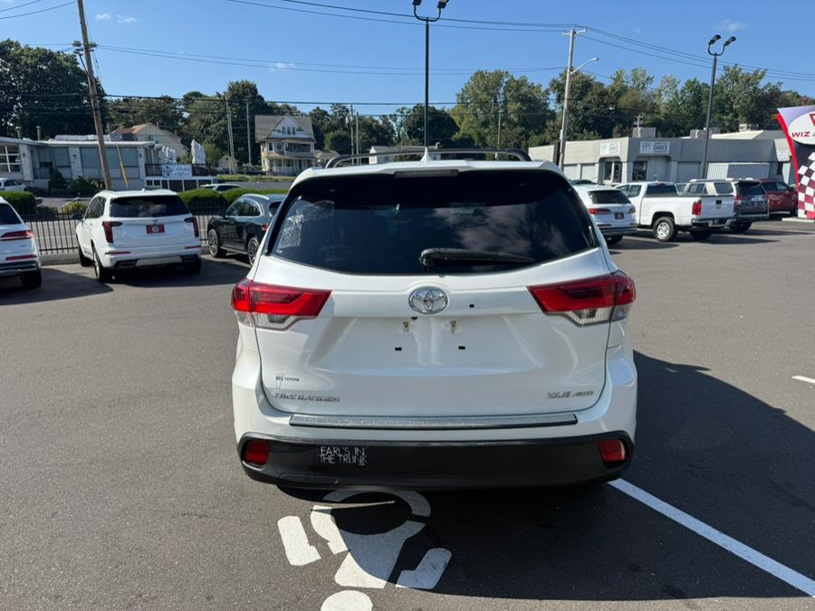 2018 Toyota Highlander SE, available for sale in Stratford, Connecticut | Wiz Leasing Inc. Stratford, Connecticut 2018 Toyota Highlander SE, available for sale in Stratford, Connecticut | Wiz Leasing Inc. Stratford, Connecticut