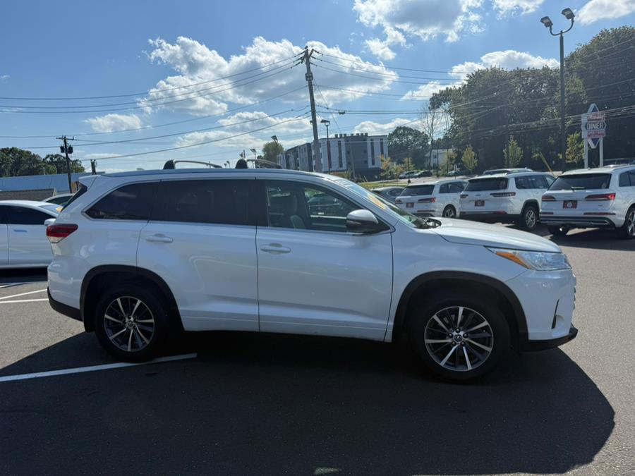 2018 Toyota Highlander SE, available for sale in Stratford, Connecticut | Wiz Leasing Inc. Stratford, Connecticut 2018 Toyota Highlander SE, available for sale in Stratford, Connecticut | Wiz Leasing Inc. Stratford, Connecticut