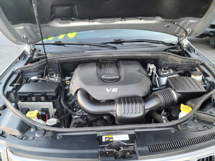 2014 Jeep Grand Cherokee 4WD 4dr Limited, available for sale in Milford, Connecticut | Chip's Auto Sales Inc. Milford, Connecticut 2014 Jeep Grand Cherokee 4WD 4dr Limited, available for sale in Milford, Connecticut | Chip's Auto Sales Inc. Milford, Connecticut