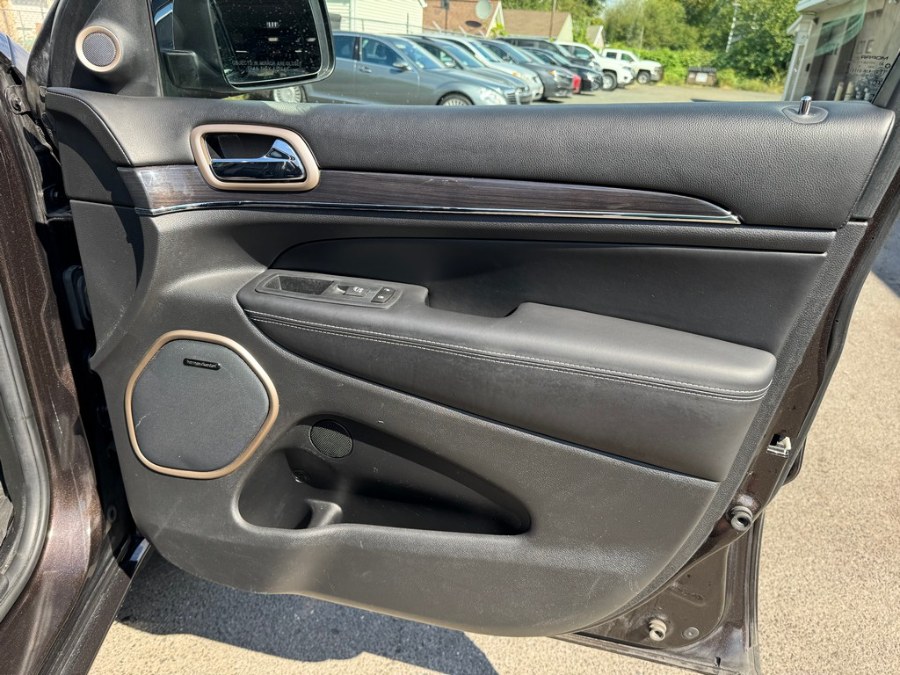 2017 Jeep Grand Cherokee Overland 4x4, available for sale in West Springfield, Massachusetts | Union Street Auto Sales. West Springfield, Massachusetts 2017 Jeep Grand Cherokee Overland 4x4, available for sale in West Springfield, Massachusetts | Union Street Auto Sales. West Springfield, Massachusetts