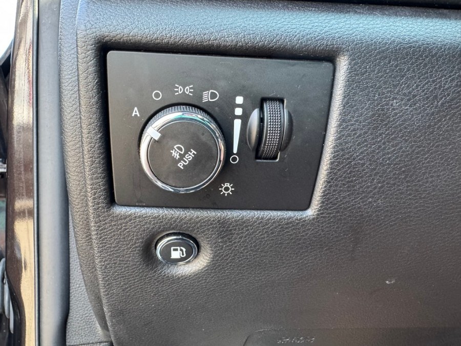 2017 Jeep Grand Cherokee Overland 4x4, available for sale in West Springfield, Massachusetts | Union Street Auto Sales. West Springfield, Massachusetts 2017 Jeep Grand Cherokee Overland 4x4, available for sale in West Springfield, Massachusetts | Union Street Auto Sales. West Springfield, Massachusetts