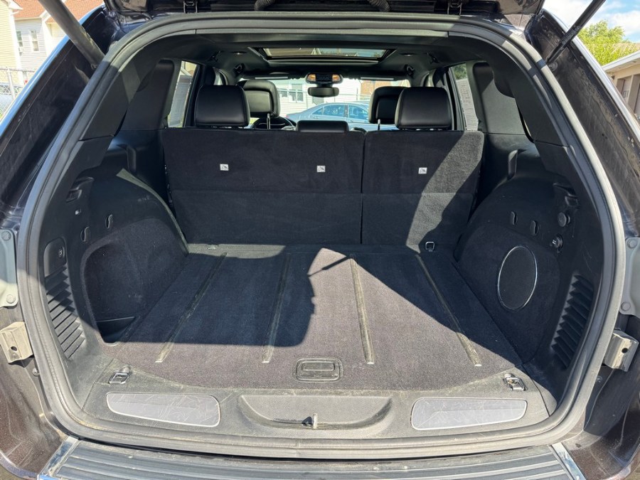 2017 Jeep Grand Cherokee Overland 4x4, available for sale in West Springfield, Massachusetts | Union Street Auto Sales. West Springfield, Massachusetts 2017 Jeep Grand Cherokee Overland 4x4, available for sale in West Springfield, Massachusetts | Union Street Auto Sales. West Springfield, Massachusetts