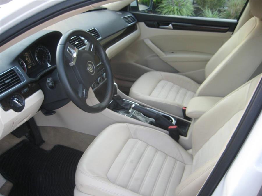 2014 Volkswagen Passat 1.8T SEL Premium PZEV 4dr Sedan 6A, available for sale in Massapequa, New York | Rite Choice Auto Inc.. Massapequa, New York 2014 Volkswagen Passat 1.8T SEL Premium PZEV 4dr Sedan 6A, available for sale in Massapequa, New York | Rite Choice Auto Inc.. Massapequa, New York