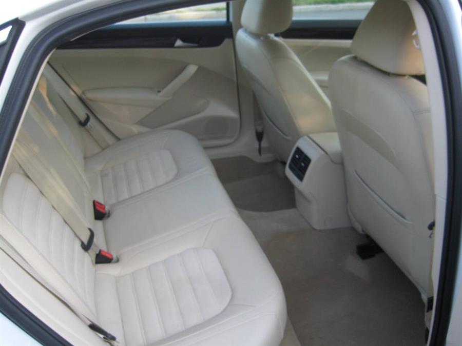 2014 Volkswagen Passat 1.8T SEL Premium PZEV 4dr Sedan 6A, available for sale in Massapequa, New York | Rite Choice Auto Inc.. Massapequa, New York 2014 Volkswagen Passat 1.8T SEL Premium PZEV 4dr Sedan 6A, available for sale in Massapequa, New York | Rite Choice Auto Inc.. Massapequa, New York