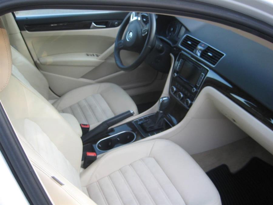 2014 Volkswagen Passat 1.8T SEL Premium PZEV 4dr Sedan 6A, available for sale in Massapequa, New York | Rite Choice Auto Inc.. Massapequa, New York 2014 Volkswagen Passat 1.8T SEL Premium PZEV 4dr Sedan 6A, available for sale in Massapequa, New York | Rite Choice Auto Inc.. Massapequa, New York