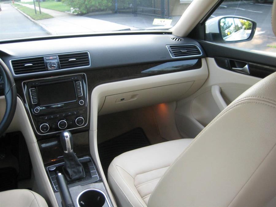 2014 Volkswagen Passat 1.8T SEL Premium PZEV 4dr Sedan 6A, available for sale in Massapequa, New York | Rite Choice Auto Inc.. Massapequa, New York 2014 Volkswagen Passat 1.8T SEL Premium PZEV 4dr Sedan 6A, available for sale in Massapequa, New York | Rite Choice Auto Inc.. Massapequa, New York