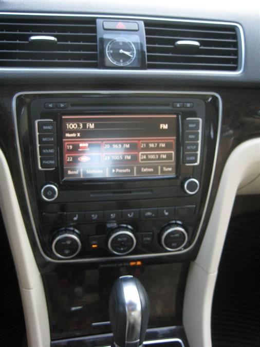 2014 Volkswagen Passat 1.8T SEL Premium PZEV 4dr Sedan 6A, available for sale in Massapequa, New York | Rite Choice Auto Inc.. Massapequa, New York 2014 Volkswagen Passat 1.8T SEL Premium PZEV 4dr Sedan 6A, available for sale in Massapequa, New York | Rite Choice Auto Inc.. Massapequa, New York