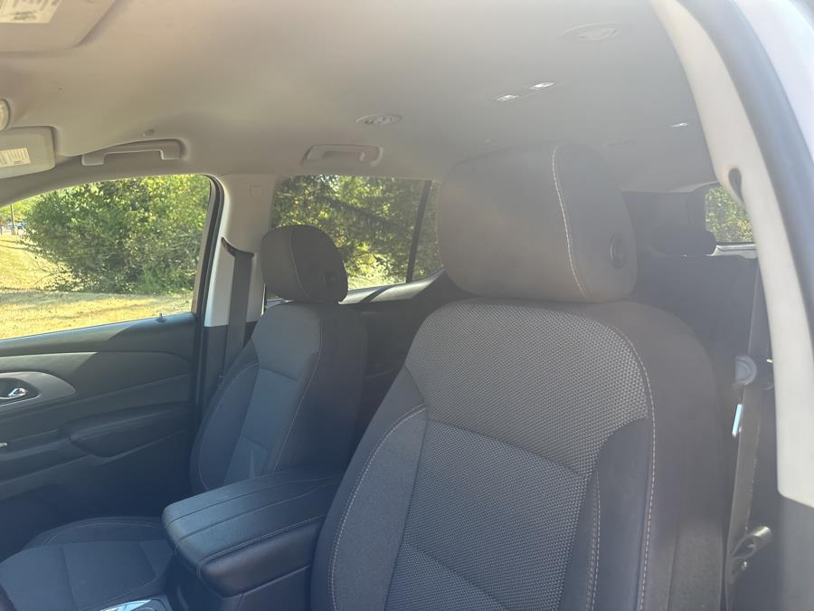 2019 Chevrolet Traverse AWD 4dr LT Cloth w/1LT, available for sale in Beavercreek, Ohio | Wholesale Direct Motors. Beavercreek, Ohio 2019 Chevrolet Traverse AWD 4dr LT Cloth w/1LT, available for sale in Beavercreek, Ohio | Wholesale Direct Motors. Beavercreek, Ohio