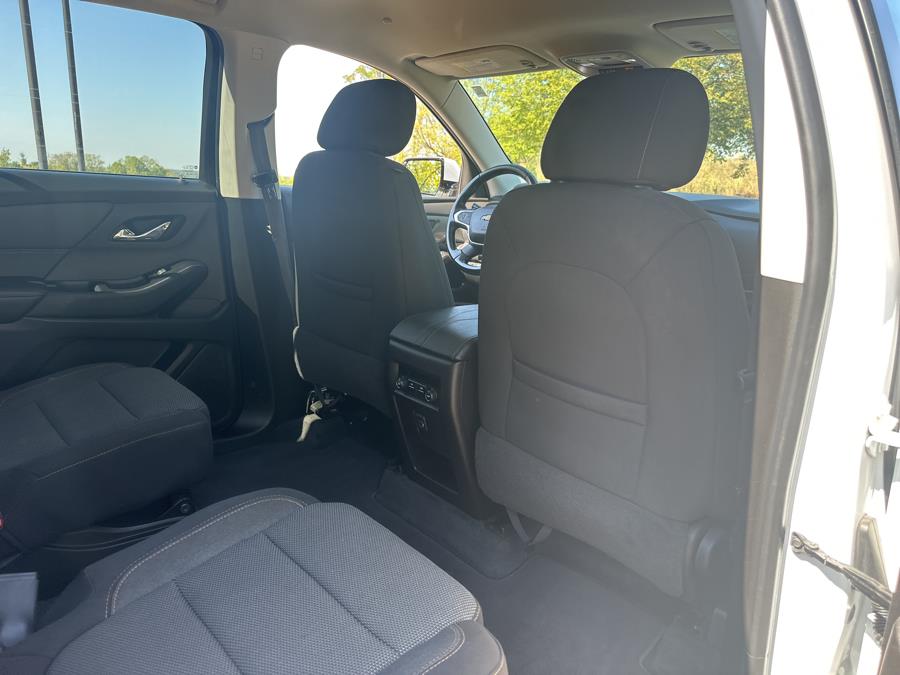 2019 Chevrolet Traverse AWD 4dr LT Cloth w/1LT, available for sale in Beavercreek, Ohio | Wholesale Direct Motors. Beavercreek, Ohio 2019 Chevrolet Traverse AWD 4dr LT Cloth w/1LT, available for sale in Beavercreek, Ohio | Wholesale Direct Motors. Beavercreek, Ohio