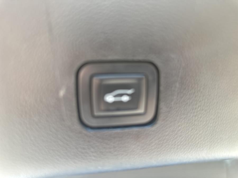 2019 Chevrolet Traverse AWD 4dr LT Cloth w/1LT, available for sale in Beavercreek, Ohio | Wholesale Direct Motors. Beavercreek, Ohio 2019 Chevrolet Traverse AWD 4dr LT Cloth w/1LT, available for sale in Beavercreek, Ohio | Wholesale Direct Motors. Beavercreek, Ohio