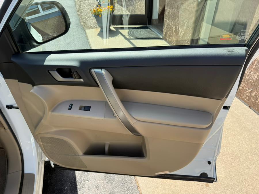 2008 Toyota Highlander 4WD 4dr Sport, available for sale in East Windsor, Connecticut | Century Auto And Truck. East Windsor, Connecticut 2008 Toyota Highlander 4WD 4dr Sport, available for sale in East Windsor, Connecticut | Century Auto And Truck. East Windsor, Connecticut