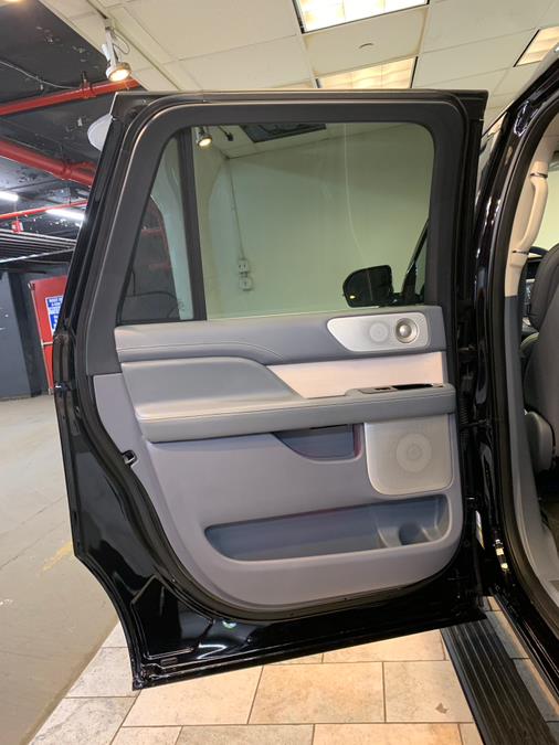 2022 Lincoln Navigator Black Label photo 31