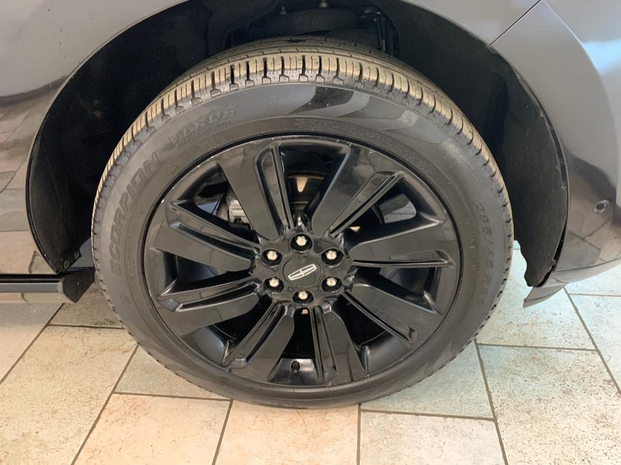 2022 Lincoln Navigator Black Label photo 5