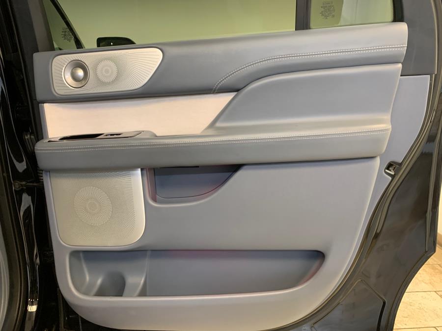 2022 Lincoln Navigator Black Label photo 43
