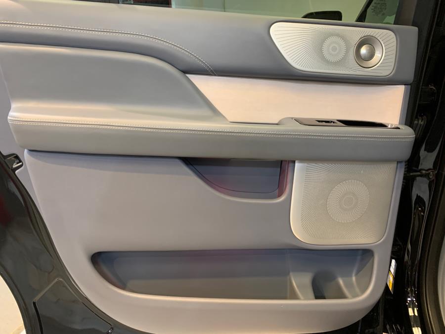 2022 Lincoln Navigator Black Label photo 32