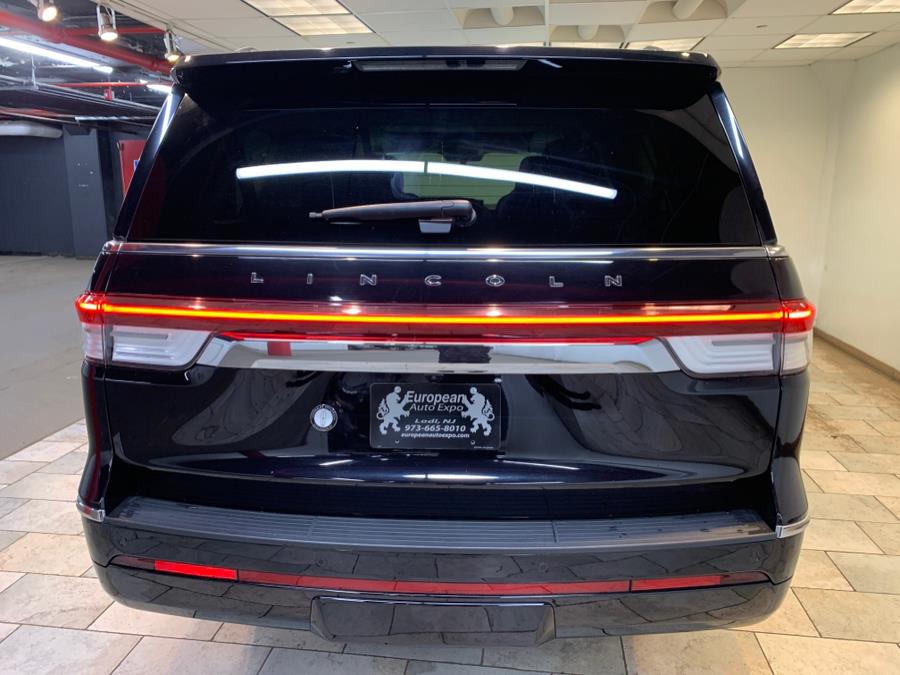 2022 Lincoln Navigator Black Label photo 2