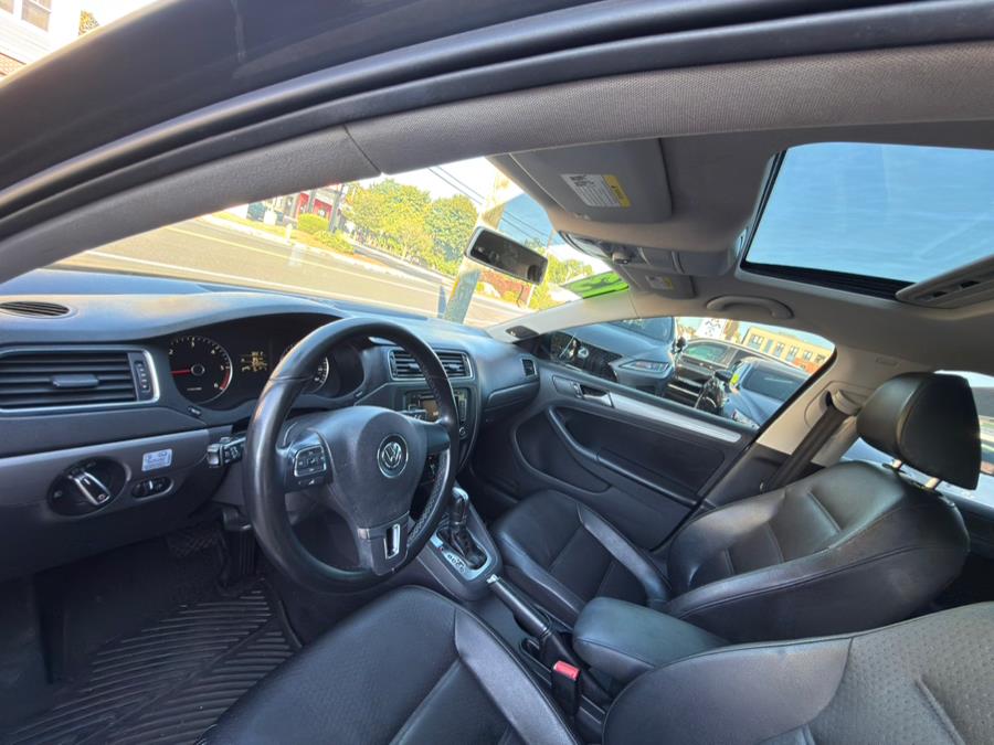 2013 Volkswagen Jetta Sedan 4dr DSG TDI w/Premium/Nav *Ltd Avail*, available for sale in Manchester, Connecticut | Carsonmain LLC. Manchester, Connecticut 2013 Volkswagen Jetta Sedan 4dr DSG TDI w/Premium/Nav *Ltd Avail*, available for sale in Manchester, Connecticut | Carsonmain LLC. Manchester, Connecticut