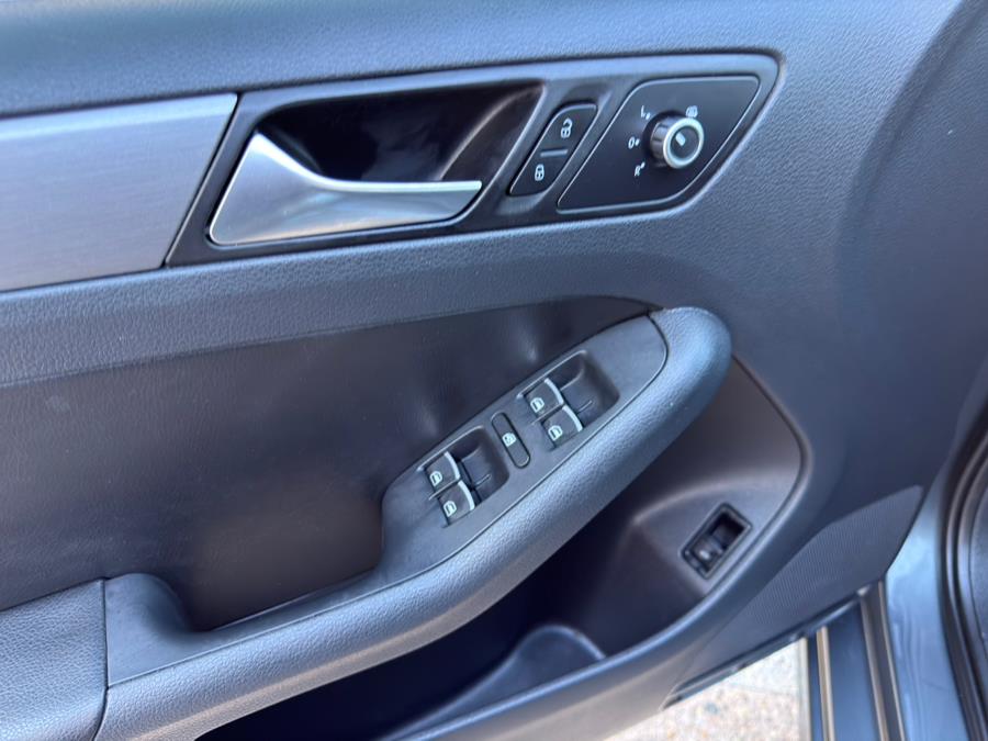 2013 Volkswagen Jetta Sedan 4dr DSG TDI w/Premium/Nav *Ltd Avail*, available for sale in Manchester, Connecticut | Carsonmain LLC. Manchester, Connecticut 2013 Volkswagen Jetta Sedan 4dr DSG TDI w/Premium/Nav *Ltd Avail*, available for sale in Manchester, Connecticut | Carsonmain LLC. Manchester, Connecticut