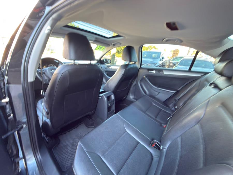 2013 Volkswagen Jetta Sedan 4dr DSG TDI w/Premium/Nav *Ltd Avail*, available for sale in Manchester, Connecticut | Carsonmain LLC. Manchester, Connecticut 2013 Volkswagen Jetta Sedan 4dr DSG TDI w/Premium/Nav *Ltd Avail*, available for sale in Manchester, Connecticut | Carsonmain LLC. Manchester, Connecticut