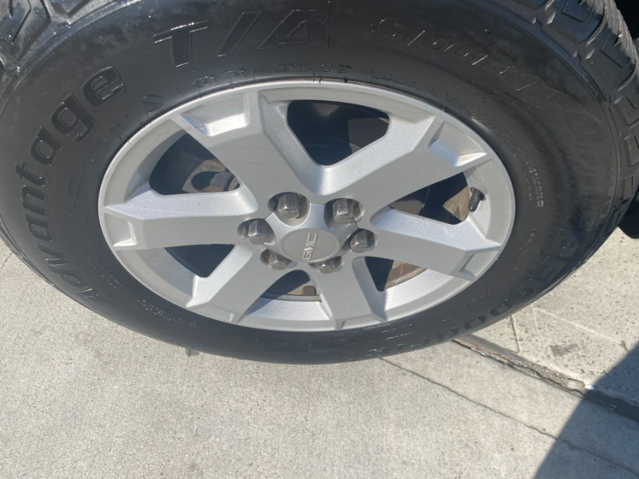 2015 GMC Acadia AWD 4dr SLE w/SLE-2, available for sale in Middle Village, New York | Middle Village Motors . Middle Village, New York 2015 GMC Acadia AWD 4dr SLE w/SLE-2, available for sale in Middle Village, New York | Middle Village Motors . Middle Village, New York
