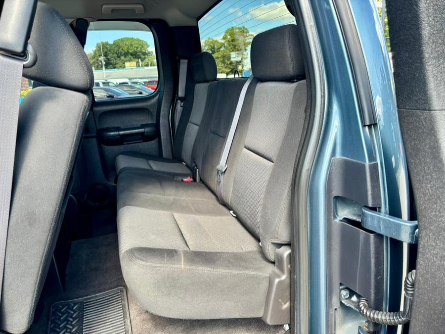 2011 Chevrolet Silverado 1500 4WD Ext Cab 143.5" LT, available for sale in South Windsor, Connecticut | Mike And Tony Auto Sales, Inc. South Windsor, Connecticut 2011 Chevrolet Silverado 1500 4WD Ext Cab 143.5" LT, available for sale in South Windsor, Connecticut | Mike And Tony Auto Sales, Inc. South Windsor, Connecticut