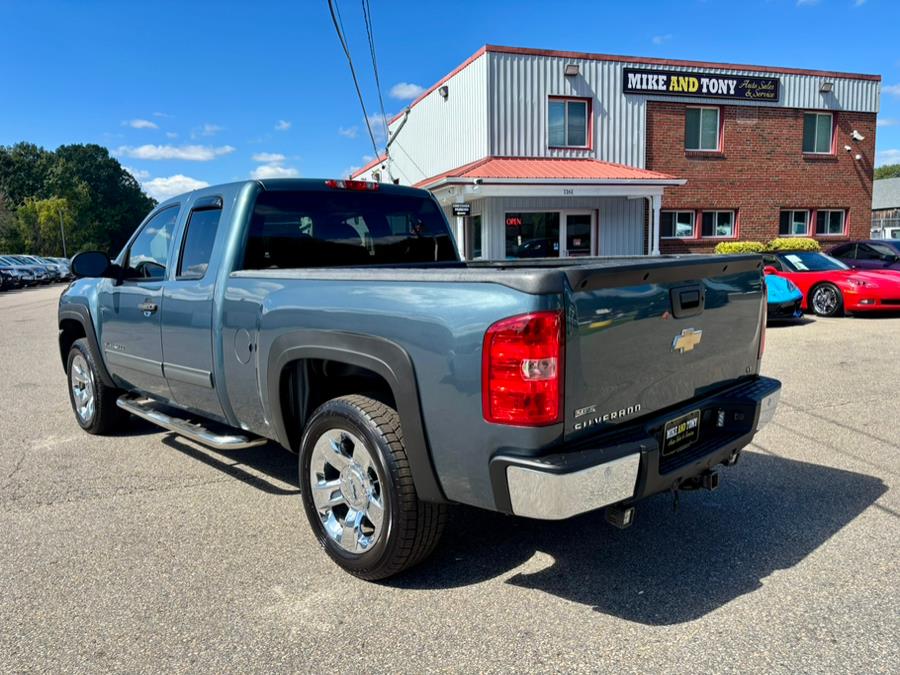 2011 Chevrolet Silverado 1500 4WD Ext Cab 143.5" LT, available for sale in South Windsor, Connecticut | Mike And Tony Auto Sales, Inc. South Windsor, Connecticut 2011 Chevrolet Silverado 1500 4WD Ext Cab 143.5" LT, available for sale in South Windsor, Connecticut | Mike And Tony Auto Sales, Inc. South Windsor, Connecticut