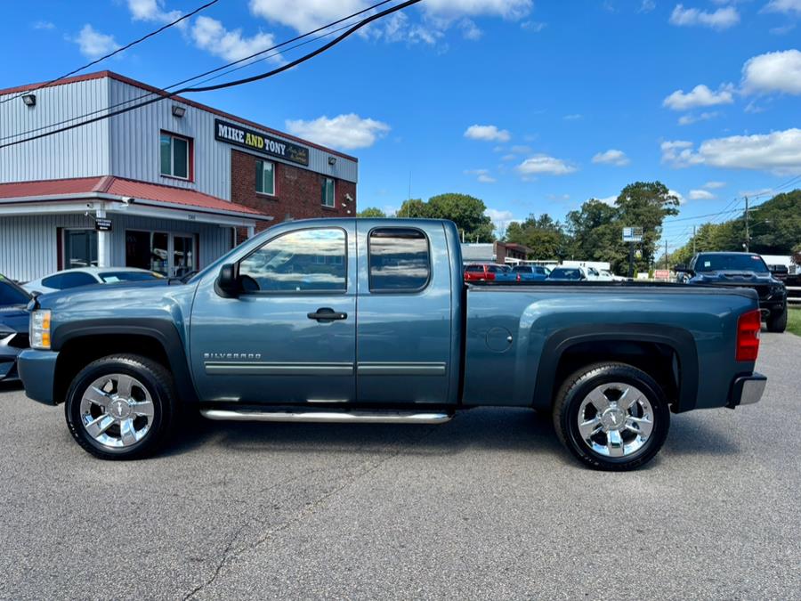2011 Chevrolet Silverado 1500 4WD Ext Cab 143.5" LT, available for sale in South Windsor, Connecticut | Mike And Tony Auto Sales, Inc. South Windsor, Connecticut 2011 Chevrolet Silverado 1500 4WD Ext Cab 143.5" LT, available for sale in South Windsor, Connecticut | Mike And Tony Auto Sales, Inc. South Windsor, Connecticut
