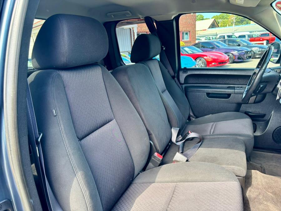 2011 Chevrolet Silverado 1500 4WD Ext Cab 143.5" LT, available for sale in South Windsor, Connecticut | Mike And Tony Auto Sales, Inc. South Windsor, Connecticut 2011 Chevrolet Silverado 1500 4WD Ext Cab 143.5" LT, available for sale in South Windsor, Connecticut | Mike And Tony Auto Sales, Inc. South Windsor, Connecticut