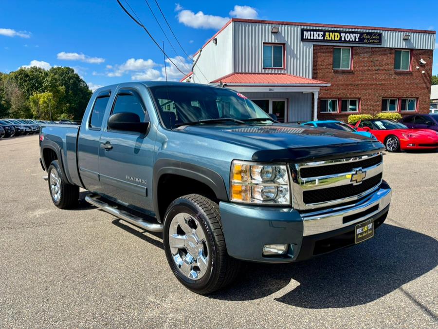 2011 Chevrolet Silverado 1500 4WD Ext Cab 143.5" LT, available for sale in South Windsor, Connecticut | Mike And Tony Auto Sales, Inc. South Windsor, Connecticut 2011 Chevrolet Silverado 1500 4WD Ext Cab 143.5" LT, available for sale in South Windsor, Connecticut | Mike And Tony Auto Sales, Inc. South Windsor, Connecticut
