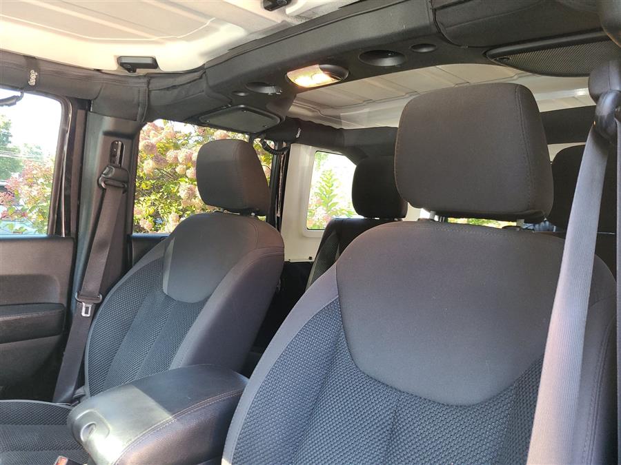 2017 Jeep Wrangler Unlimited Sport photo 25