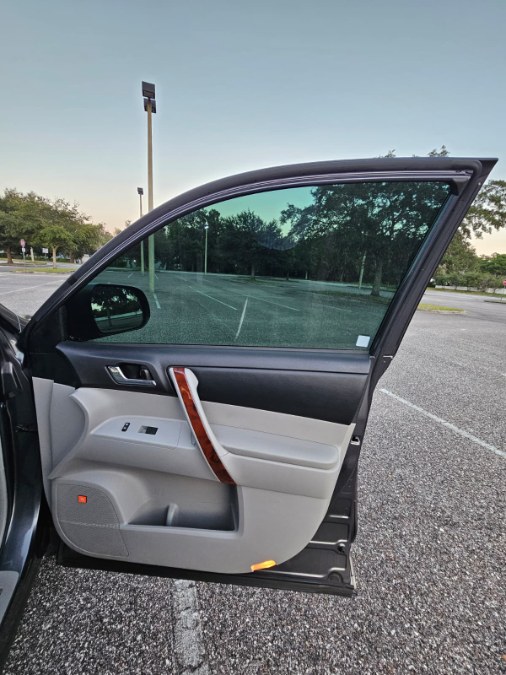 2013 Toyota Highlander FWD 4dr V6 Limited (Natl), available for sale in Longwood, Florida | Majestic Autos Inc.. Longwood, Florida 2013 Toyota Highlander FWD 4dr V6 Limited (Natl), available for sale in Longwood, Florida | Majestic Autos Inc.. Longwood, Florida