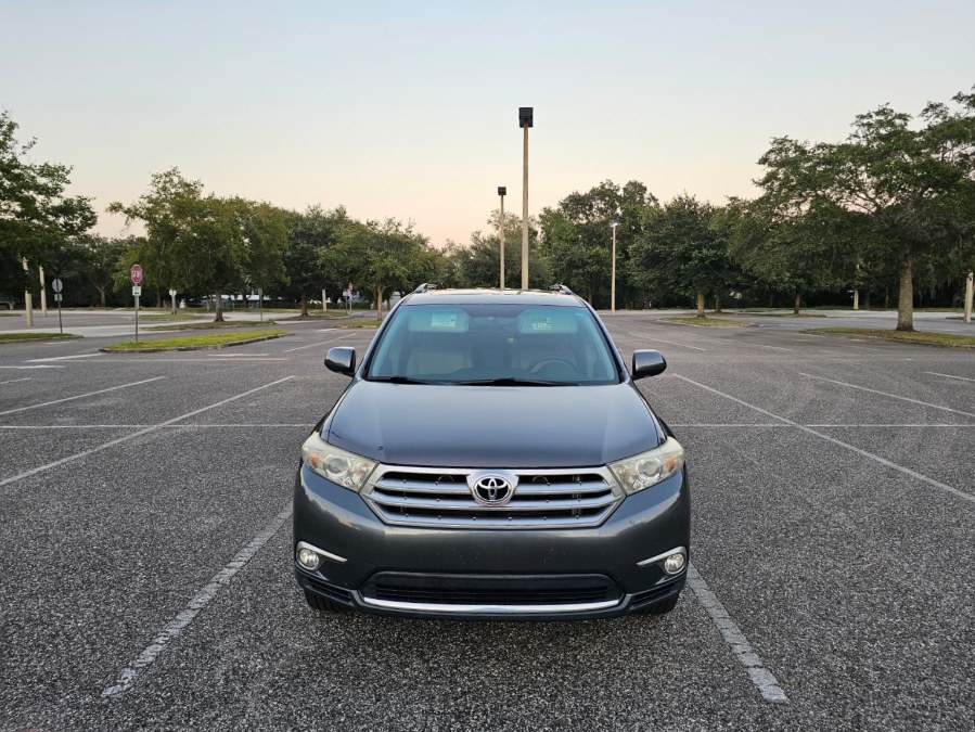 2013 Toyota Highlander FWD 4dr V6 Limited (Natl), available for sale in Longwood, Florida | Majestic Autos Inc.. Longwood, Florida 2013 Toyota Highlander FWD 4dr V6 Limited (Natl), available for sale in Longwood, Florida | Majestic Autos Inc.. Longwood, Florida