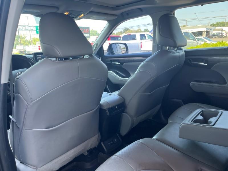 2021 Toyota Highlander Limited AWD, available for sale in Maple Shade, New Jersey | Car Revolution. Maple Shade, New Jersey 2021 Toyota Highlander Limited AWD, available for sale in Maple Shade, New Jersey | Car Revolution. Maple Shade, New Jersey