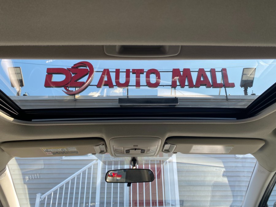 2016 Toyota RAV4 AWD 4dr XLE (Natl), available for sale in Paterson, New Jersey | DZ Automall. Paterson, New Jersey 2016 Toyota RAV4 AWD 4dr XLE (Natl), available for sale in Paterson, New Jersey | DZ Automall. Paterson, New Jersey
